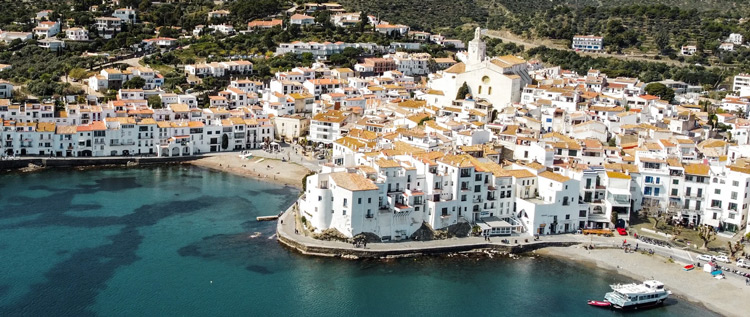 ruta transpirenaica en moto por cadaques
