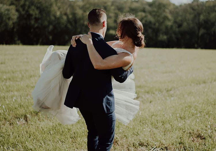 novios en su boda